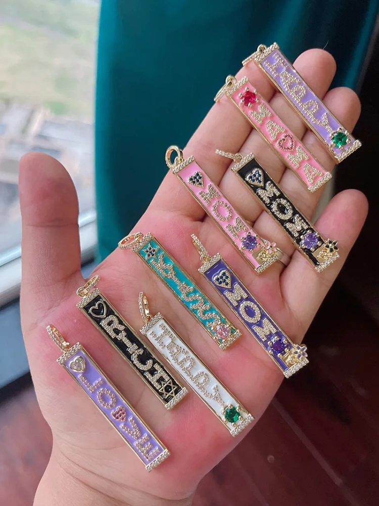 Mom Mama Rich Fashion Paved Zircon Charm Focal Pendant,18K Gold KISS LOVE GOOD LUCK QUEEN Letter Jewelry Necklace Accessorie M22