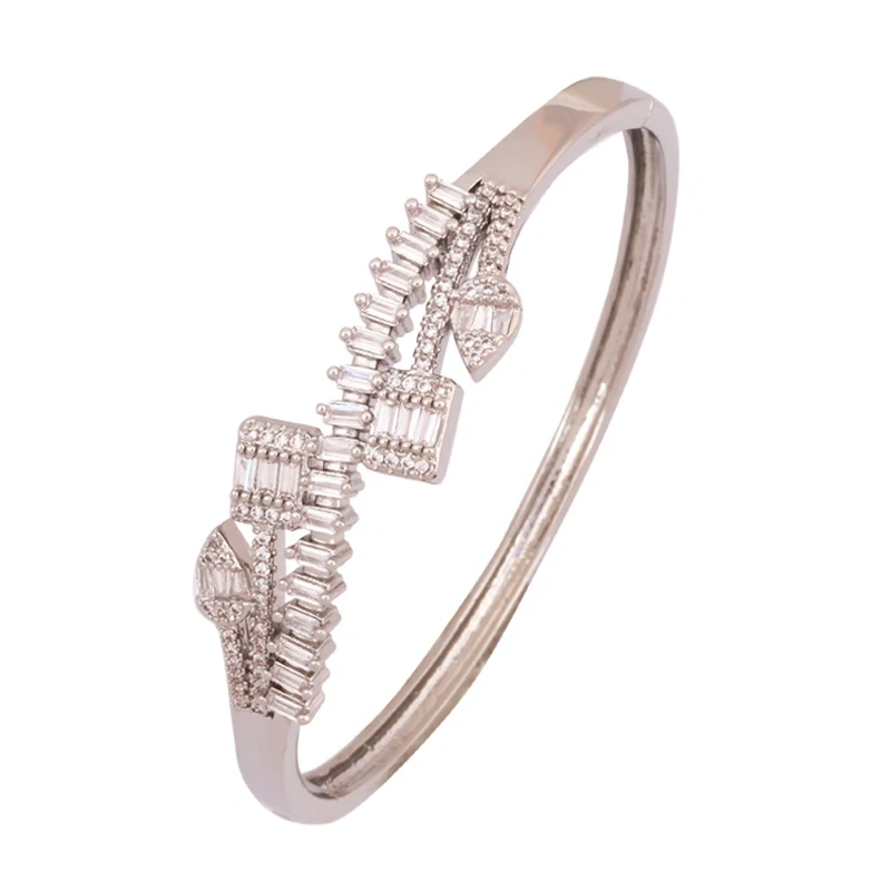 Fashion Brass Shell Bracelet Bangle,18K Gold Plated with Zirconia  Jewelry  Supplies K70