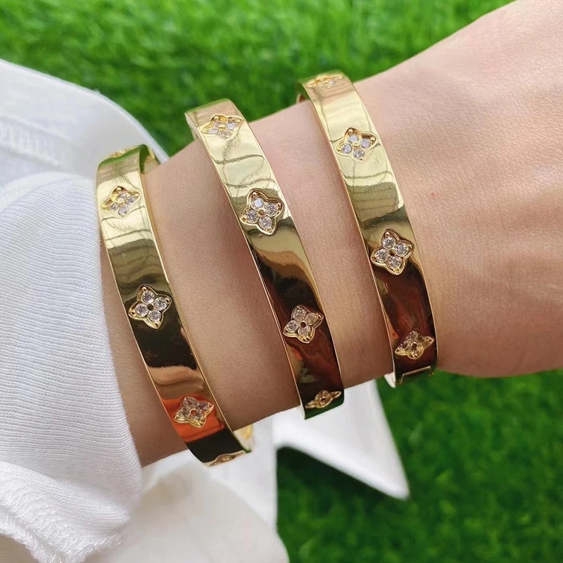 Fashion Brass Shell Bracelet Bangle,18K Gold Plated with Zirconia  Jewelry  Supplies K70