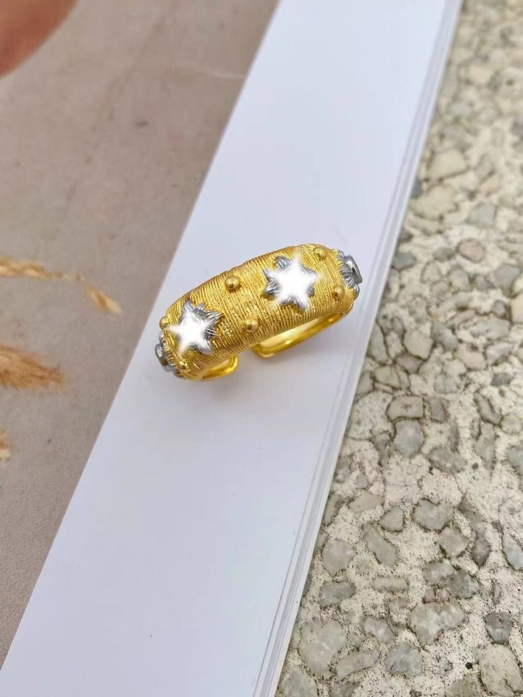 European and American popular retro exaggerated exquisite copper-plated gold micro-inlaid zircon open bracelet, unique and elegant women's bracelet