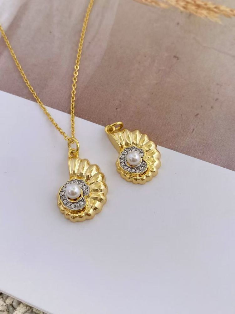 Color-preserving 18K gold marine life series starfish, conch, shell, and pearl pendant DIY handmade jewelry.