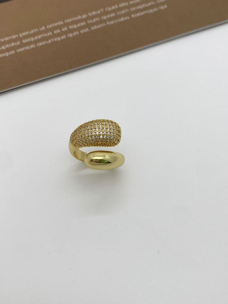 New cross-border European and American style fashionable copper plated with zircon open teardrop bracelet for women, exquisite, niche and high-end.