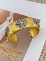 1069-1010 Bangle - Gold