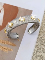 1069-1009 Bangle - White (Small)