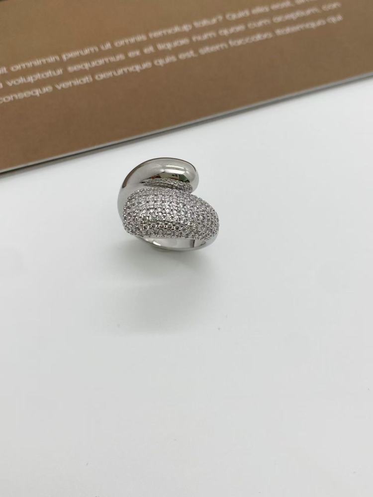 New cross-border European and American style fashionable copper plated with zircon open teardrop bracelet for women, exquisite, niche and high-end.