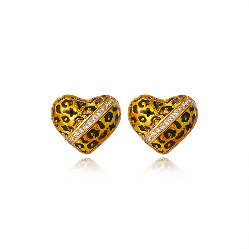 European and American style retro drip geometric C-shaped leopard print stud earrings, 18k gold plated copper with micro-set zircon design.
