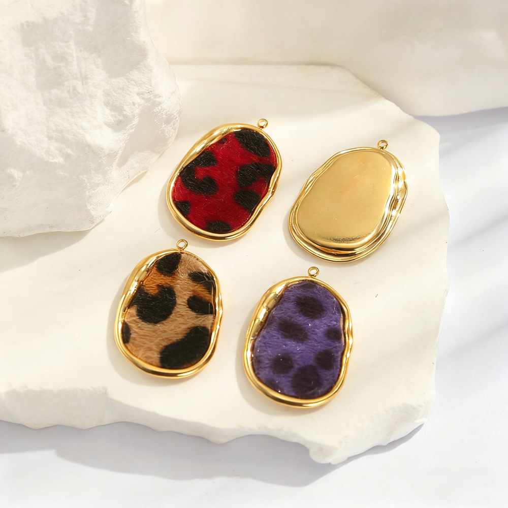 Cross-border fashion stainless steel leopard print metal frame pendant, personalized pendant, DIY handmade jewelry accessory