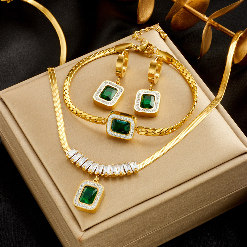 European and American style, high-end and luxurious, emerald sugar cube zircon pendant, clavicle chain, earrings, bracelet three-piece set