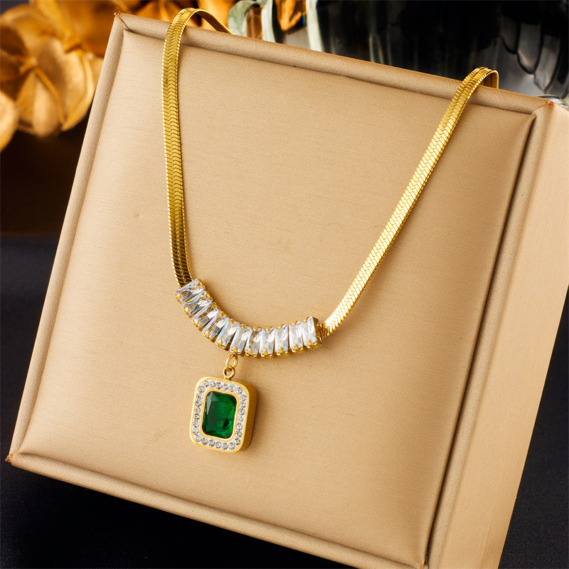 European and American style, high-end and luxurious, emerald sugar cube zircon pendant, clavicle chain, earrings, bracelet three-piece set