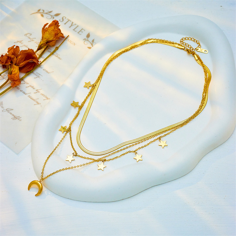 European and American style three-layer titanium steel chain star and moon smooth pendant necklace, retro niche versatile necklace