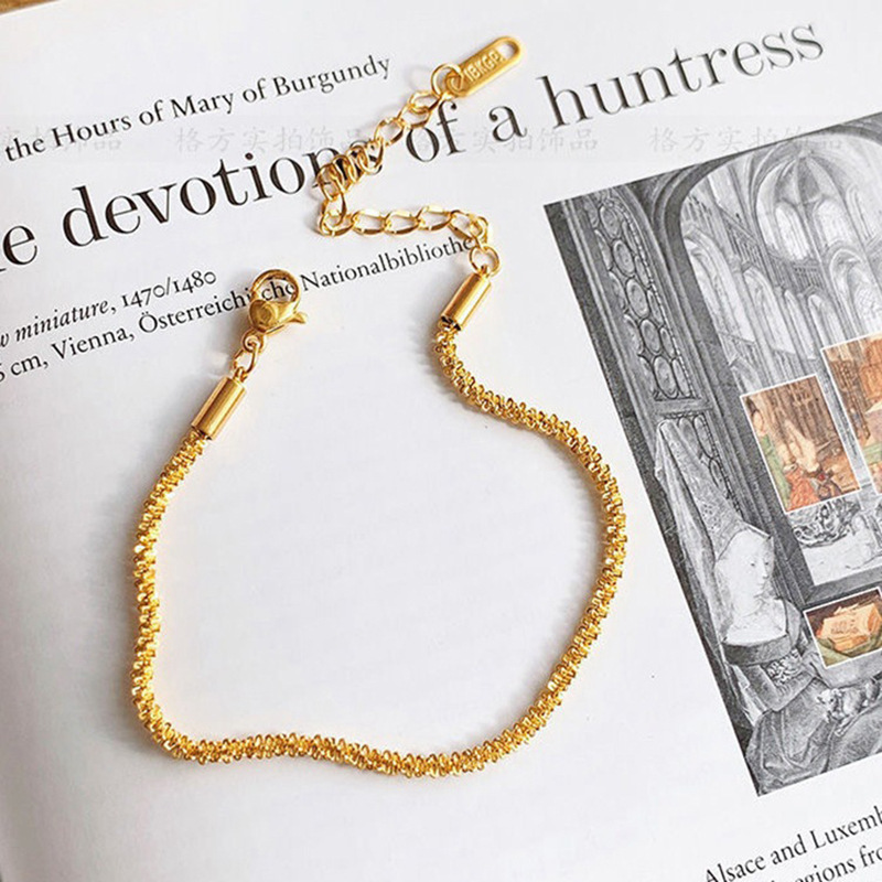 Stylish, minimalist, niche design, understated luxury, versatile titanium steel rotating spiral braided chain necklace and bracelet set