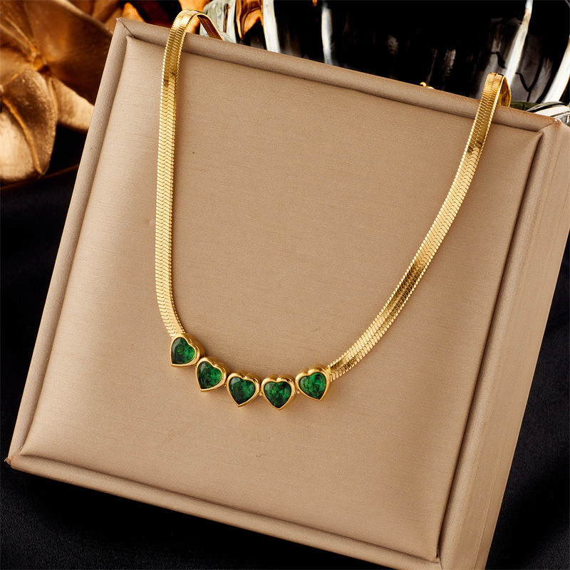 European and American minimalist light luxury niche high-end best friend bracelet emerald heart zircon accessories snake bone necklace set