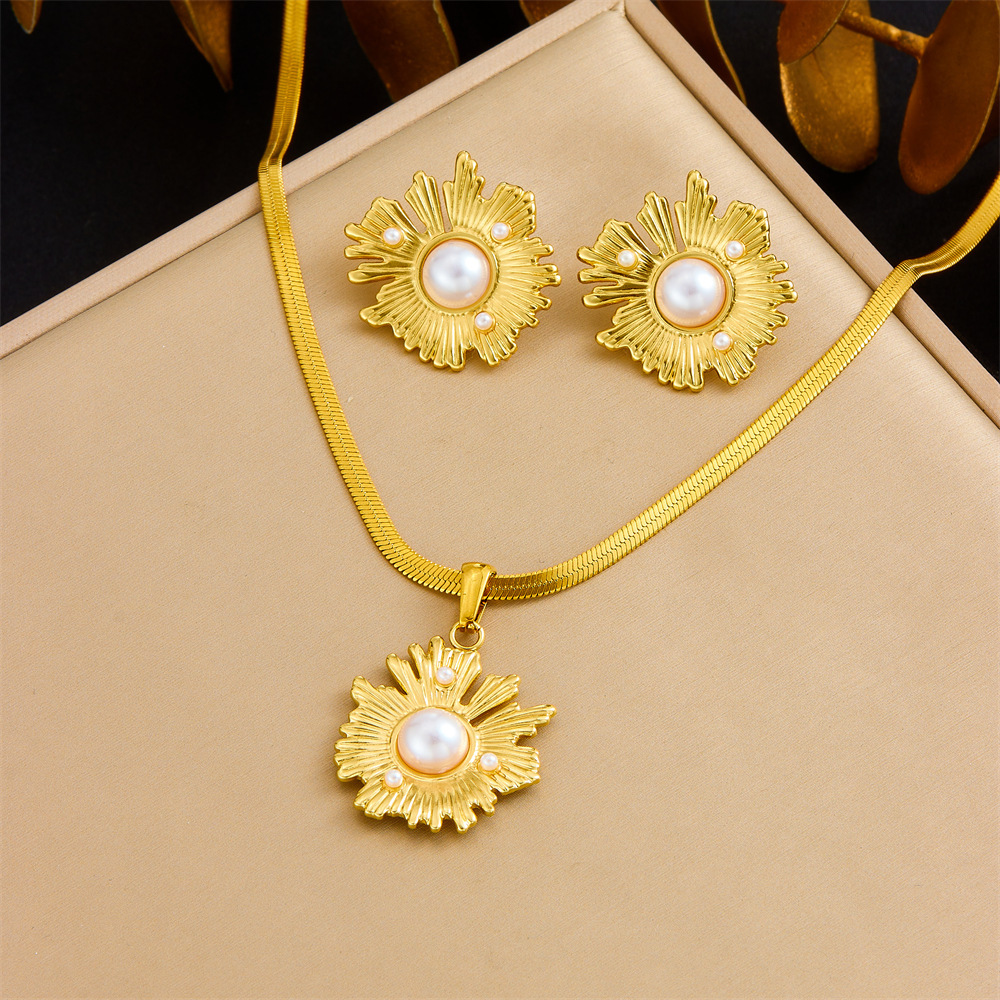 Cross-border fashion gold-plated retro heart-shaped fan-shaped blue turquoise pearl accessories stainless steel pendant earring necklace set