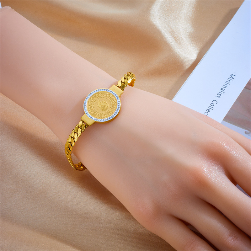 European and American fashion creative personalized retro high-end printed portrait round plaque woven titanium steel chain jewelry bracelet