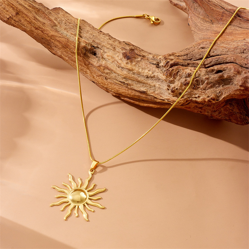 Cross-border fashion niche design gold-plated stainless steel sun totem pendant snake chain jewelry necklace