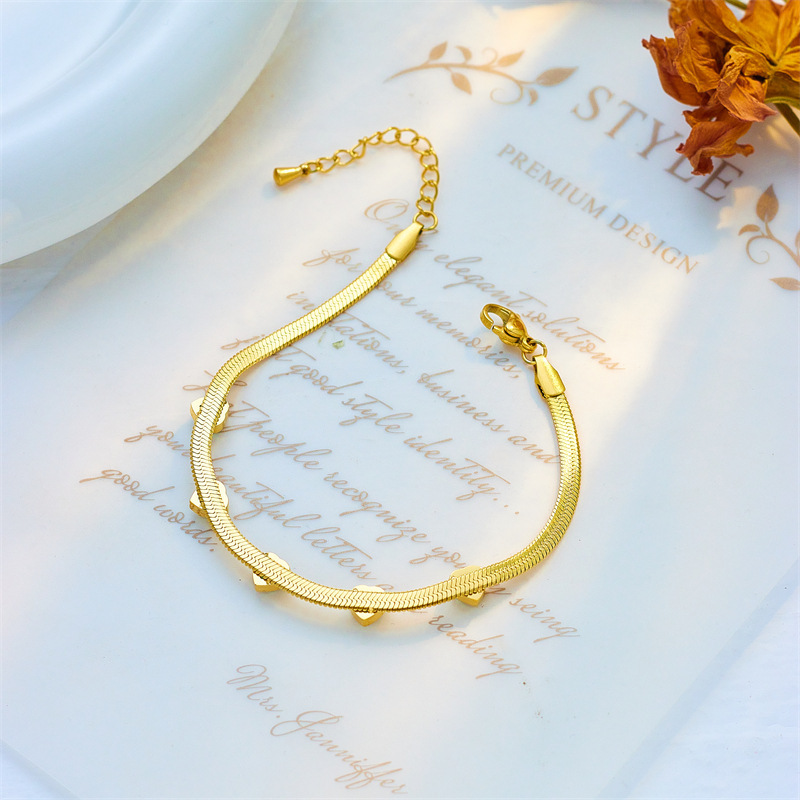 European and American minimalist light luxury niche high-end best friend bracelet emerald heart zircon accessories snake bone necklace set