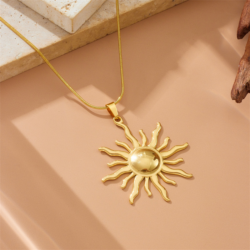 Cross-border fashion niche design gold-plated stainless steel sun totem pendant snake chain jewelry necklace