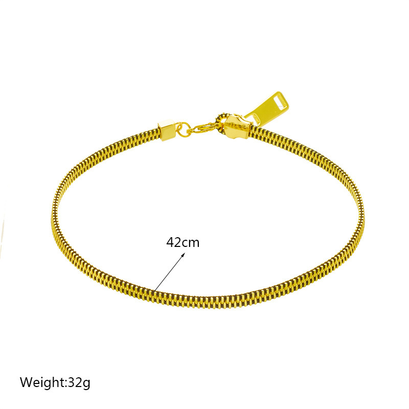 Exaggerated street style design from Europe and America, featuring zipper chains, titanium steel, and a unique punk-inspired clavicle chain.