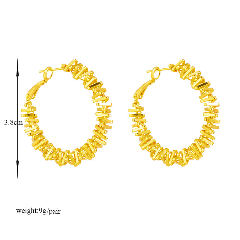 European and American niche designs, individualistic, trendy, high-end, minimalist style, irregular geometric circles, exaggerated large hoop earrings