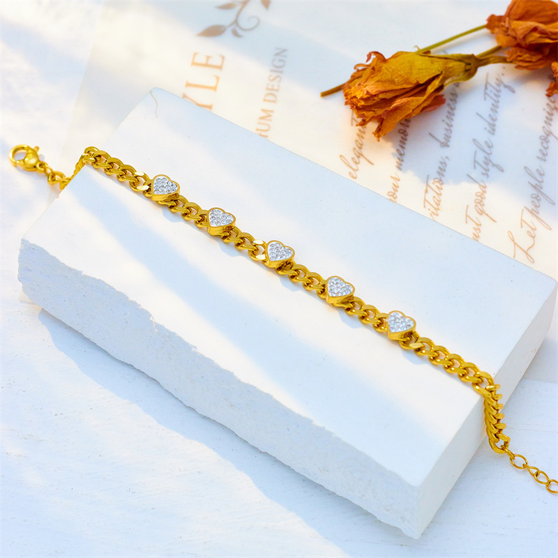 European and American fashion cross-border new white 3D heart chain titanium steel jewelry versatile and elegant high-end bracelet