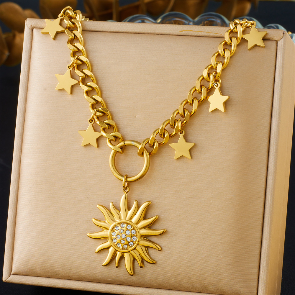 European and American unisex stainless steel chunky chain necklace with star, diamond-encrusted wings, sun pendant, sweater chain, jewelry wholesale.