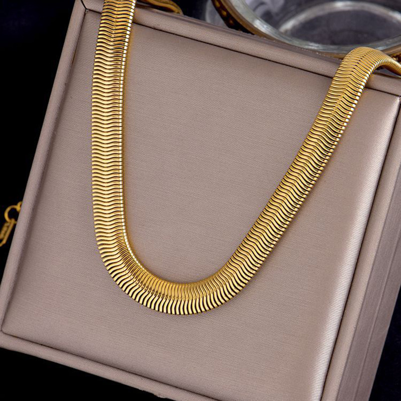 European and American cross-border creative new minimalist heavy-duty punk hip-hop titanium steel metal two-tone gold and silver chain necklace