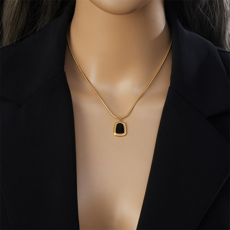 European and American style retro chic versatile trapezoidal geometric pendant chain stainless steel gold-plated necklace and earring set