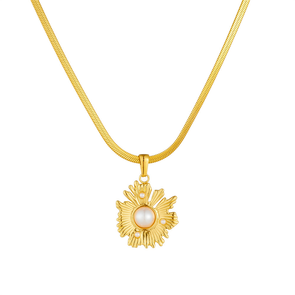 Cross-border fashion freshwater pearl sunflower gold-plated blade chain stainless steel pendant irregular personalized necklace