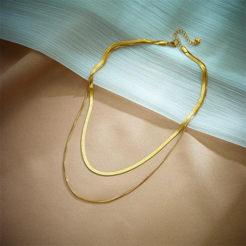 European and American style niche individual light luxury minimalist double-layer retro snake necklace with titanium steel high-end cool style