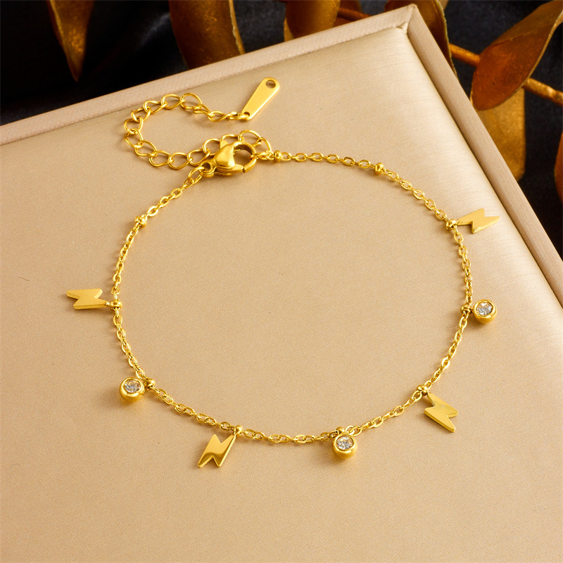 Stylish Commuter-Friendly Minimalist Gold-Plated Stainless Steel Butterfly Round Lightning Crown Eye Pendant Chain Jewelry Set