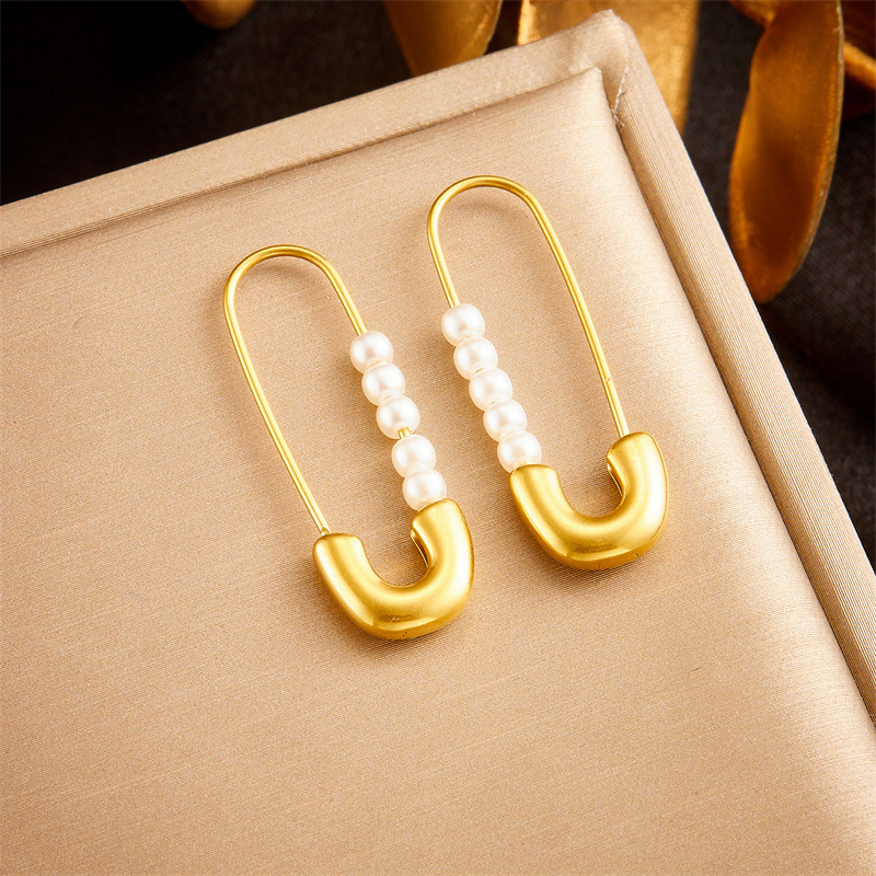 Fashionable, unique, creative, minimalist gold-plated stainless steel pearl accessories, paperclip-shaped metal jewelry earrings