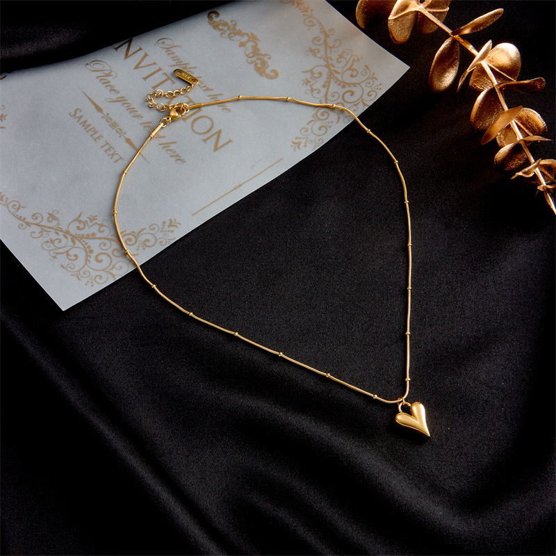 European and American style niche high-end minimalist chain heart metal titanium steel cool style versatile necklace