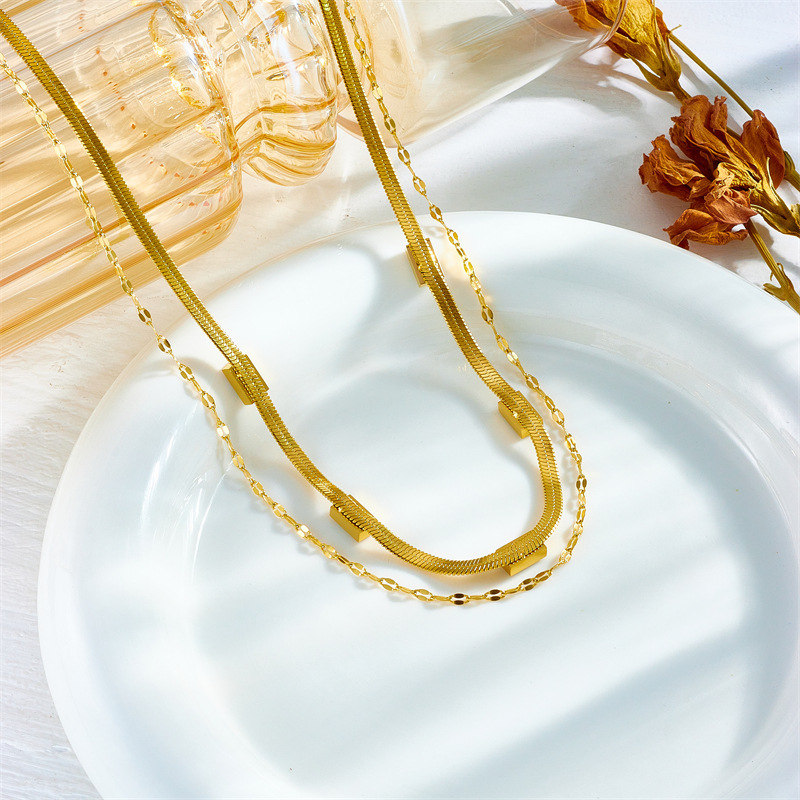 European and American cross-border fashion retro high-end double-layered blade clavicle chain square diamond-encrusted accessory necklace