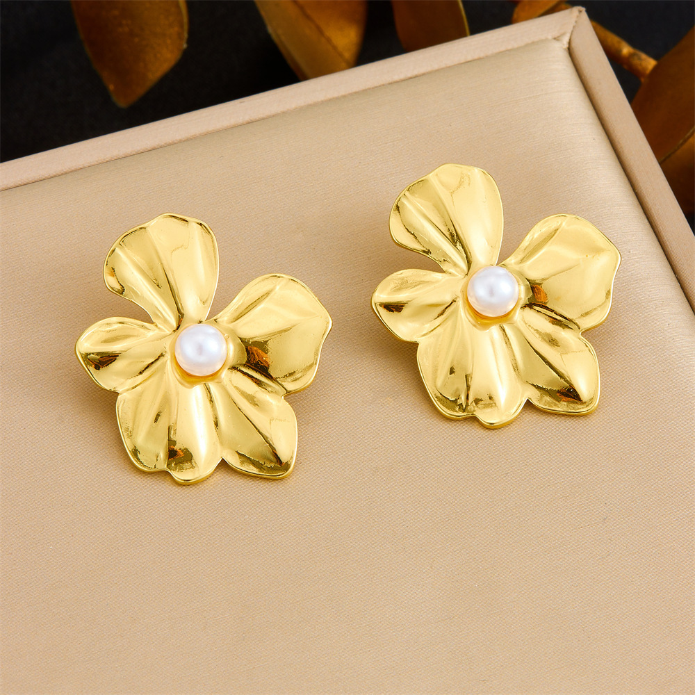 French retro gold flower earrings, understated luxury, niche stainless steel, high-end earrings, statement jewelry, stud earrings