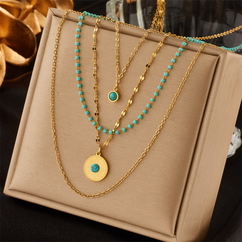 Trendy, niche, new design, retro-style, high-end stainless steel clavicle chain with multi-layered, irregular design.