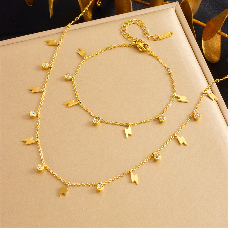 Stylish Commuter-Friendly Minimalist Gold-Plated Stainless Steel Butterfly Round Lightning Crown Eye Pendant Chain Jewelry Set