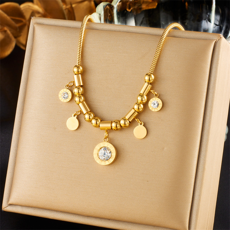 Fashionable, niche, creative design, retro ethnic style, pearl butterfly heart, rhinestone flower, eight-pointed star pendant necklace