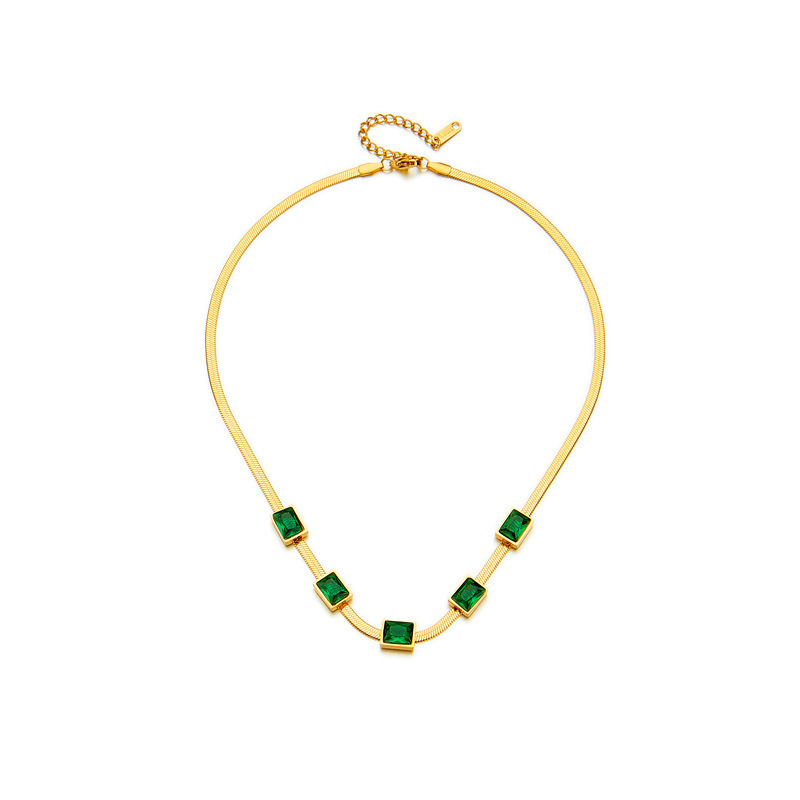 Fashionable, niche, light luxury, high-end emerald sugar cube bracelet and necklace set with titanium steel, elegant retro and minimalist style.