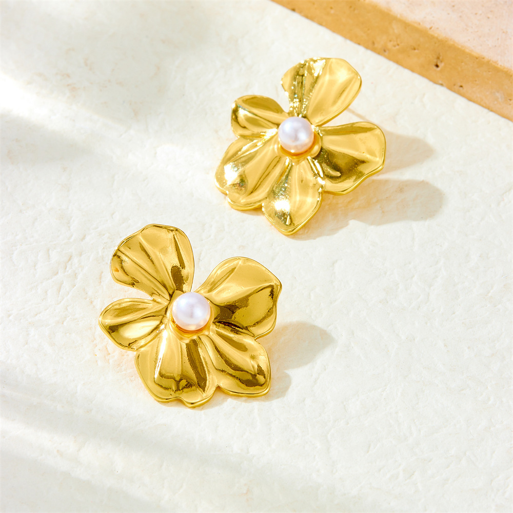 French retro gold flower earrings, understated luxury, niche stainless steel, high-end earrings, statement jewelry, stud earrings
