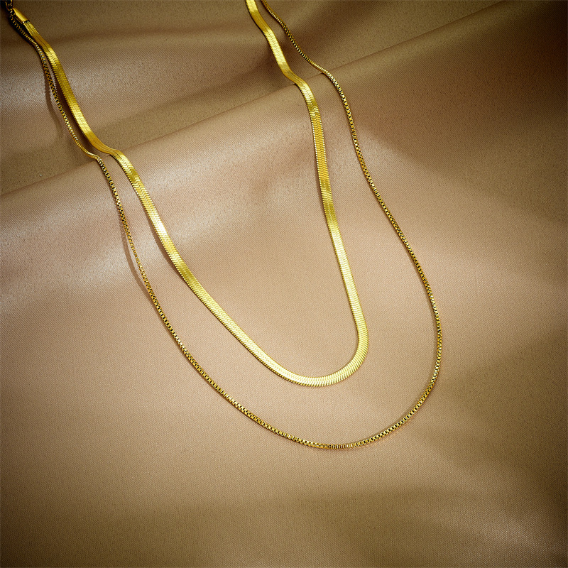 European and American style niche individual light luxury minimalist double-layer retro snake necklace with titanium steel high-end cool style