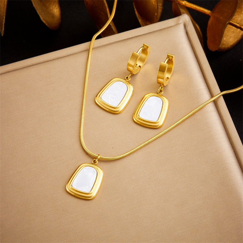 European and American style retro chic versatile trapezoidal geometric pendant chain stainless steel gold-plated necklace and earring set