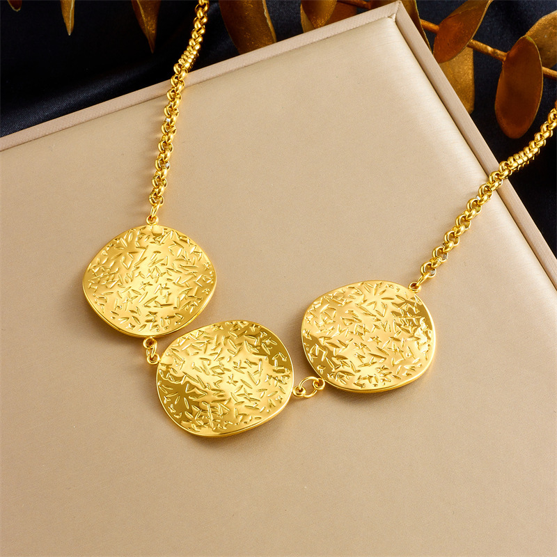 Cross-border trade, exaggerated irregular pattern geometric spiral pendant necklace for women, hip-hop sweater chain, new jewelry.