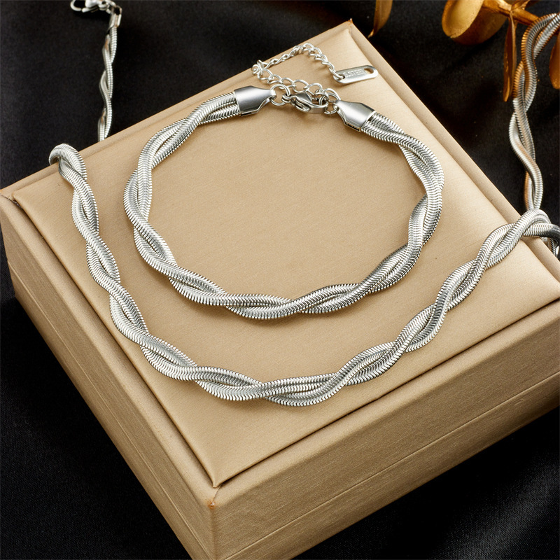 European and American style niche minimalist retro woven cable knit metal titanium steel clavicle chain bracelet set