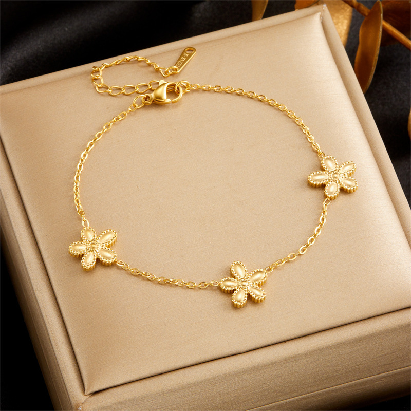 European and American style, simple and versatile, gold-plated stainless steel five-petal flower accessory chain jewelry bracelet