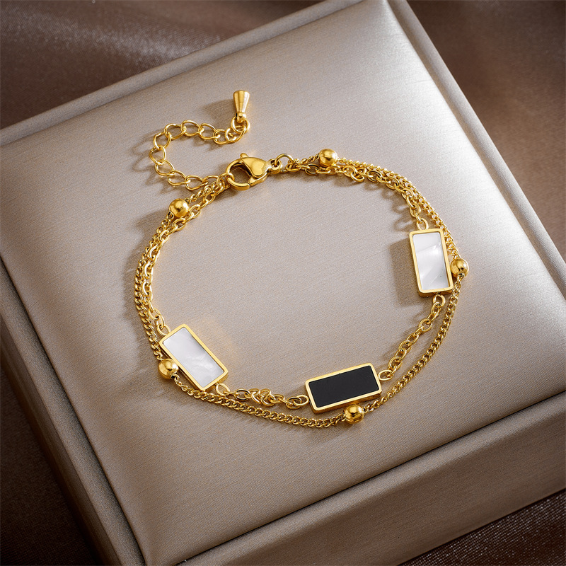 Stylish, sophisticated, niche, retro, minimalist double-layered chain pearl round pendant butterfly bracelet