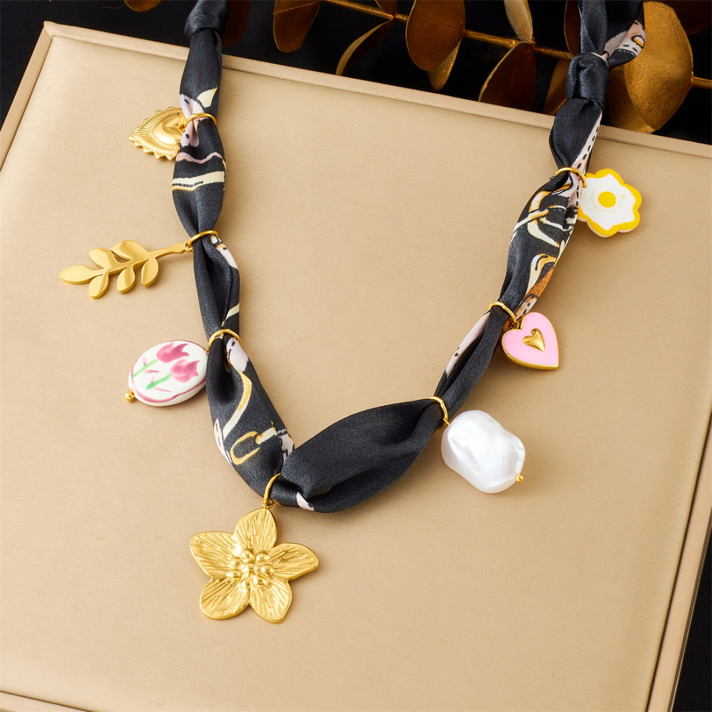 Cross-border popular elegant and versatile printed silk scarf, sexy leopard print, colorful flower drip heart sun pendant necklace