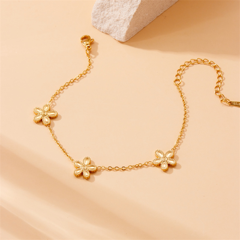 European and American style, simple and versatile, gold-plated stainless steel five-petal flower accessory chain jewelry bracelet