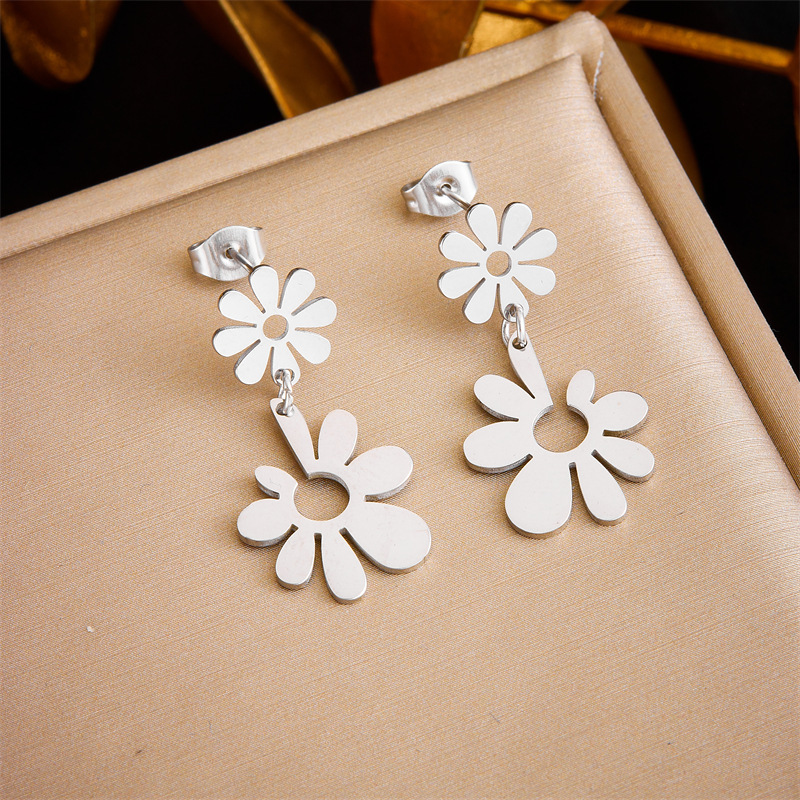 Cross-border fashion, unique, minimalist geometric jewelry, stainless steel gold-plated butterfly and flower irregular pendant earrings