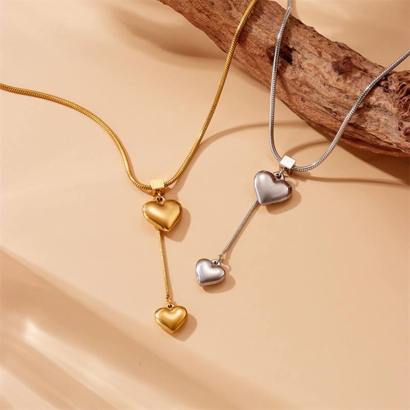 Cross-border fashion minimalist metal high-end cool style heart pendant tassel chain stainless steel gold-plated necklace
