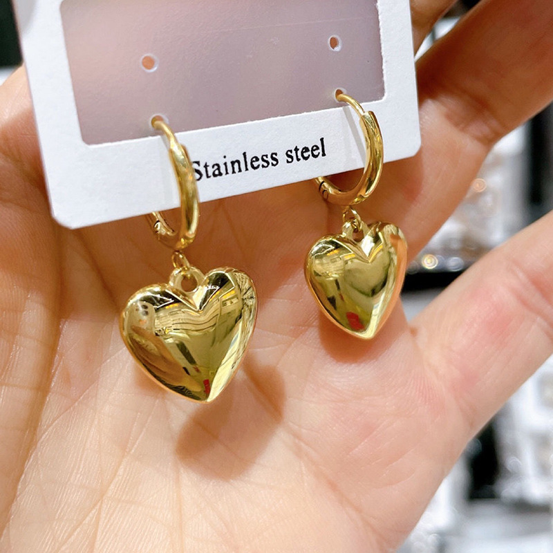 European and American trendy 3D heart-shaped minimalist earrings, unique, versatile, niche, sweet and cool style earrings.